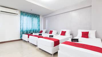Habitación cuádruple | Escritorio y wifi gratis