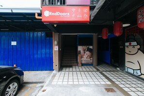 Property entrance - RedDoorz near Fishermall Quezon City (Quezon City)