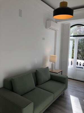 Lobby sitting area - Be Lisbon Residence Marquês (Lisbon)