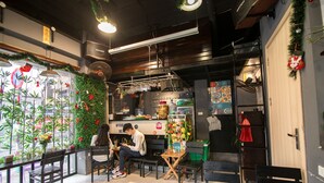 バー (施設内)