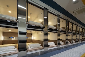 In-room safe, blackout drapes, iron/ironing board, free WiFi - Capsule Hotel J Garden Shin-Osaka (Osaka)