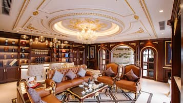Presidential Room | 1 bedroom, in-room safe, desk, soundproofing