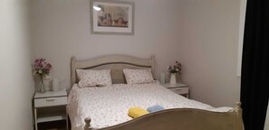 2 bedrooms, iron/ironing board, free WiFi, bed sheets