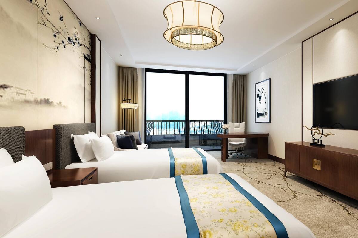 Minibar, in-room safe, desk, blackout curtains