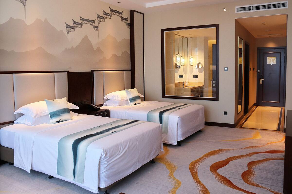 Minibar, in-room safe, desk, blackout curtains