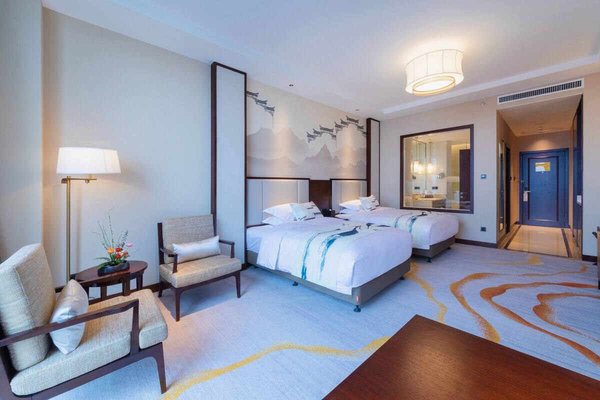 Minibar, in-room safe, desk, blackout curtains