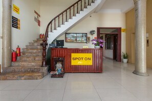 Reception - Chikoo Homestay (Hanoi)