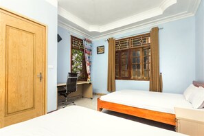 Superior Quadruple Room | Desk, soundproofing, free WiFi - Chikoo Homestay (Hanoi)