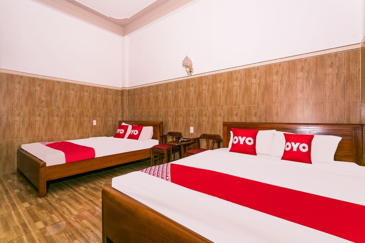 Superior Quadruple Room | Minibar, desk, free WiFi, bed sheets