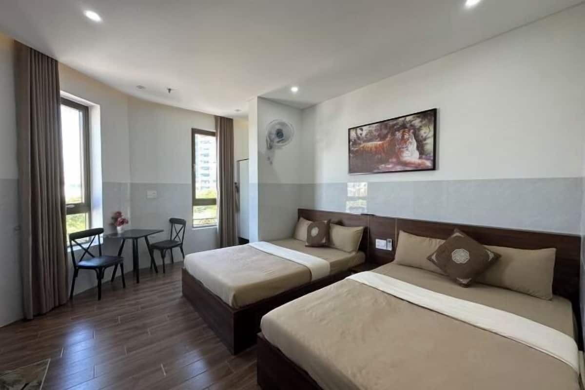 Minibar, desk, free WiFi, bed sheets