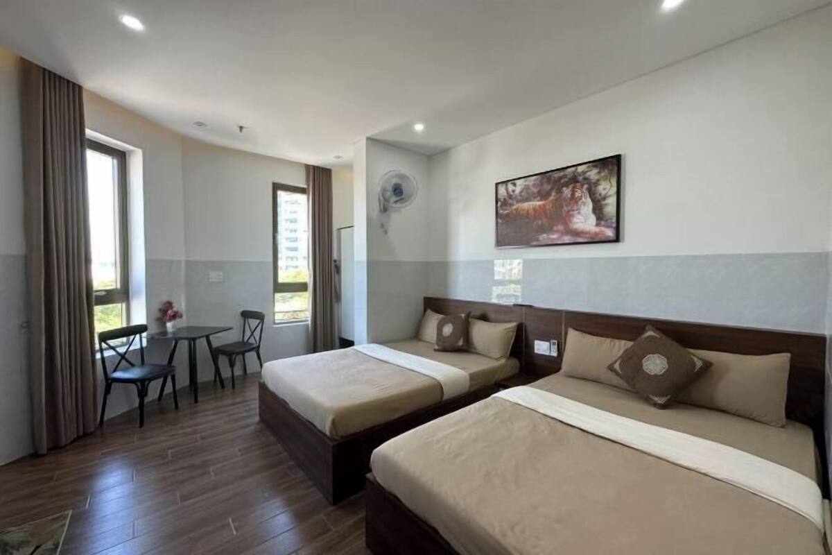 Minibar, desk, free WiFi, bed sheets