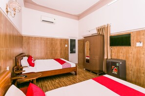 Minibar, escritorio, wifi gratis y ropa de cama