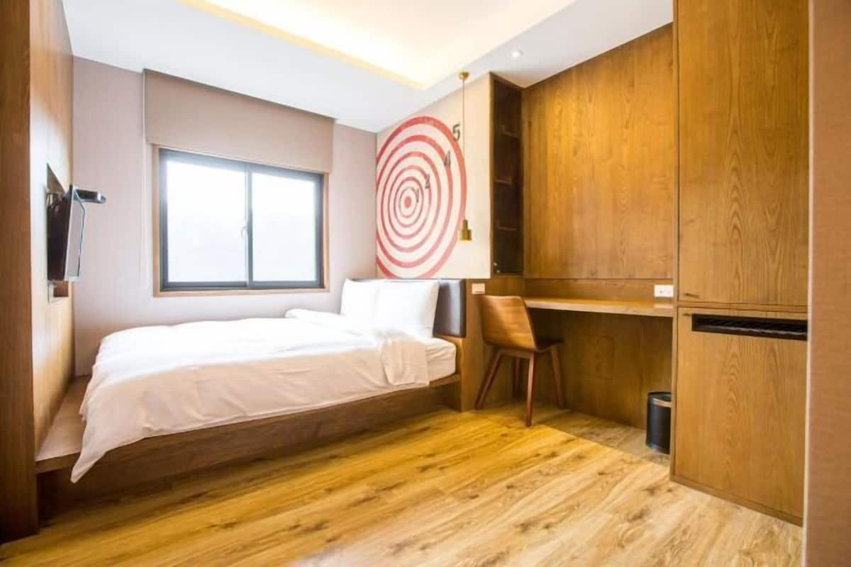 Down comforters, desk, WiFi (free), bed sheets