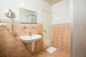 Comfort Room (Eight people) | Bathroom