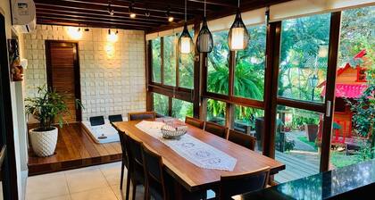 Luxury house for 10 people with jacuzzi in Chã Grande
