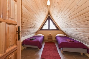 Apartment (A5) | Laptop workspace, iron/ironing board, free WiFi, bed sheets