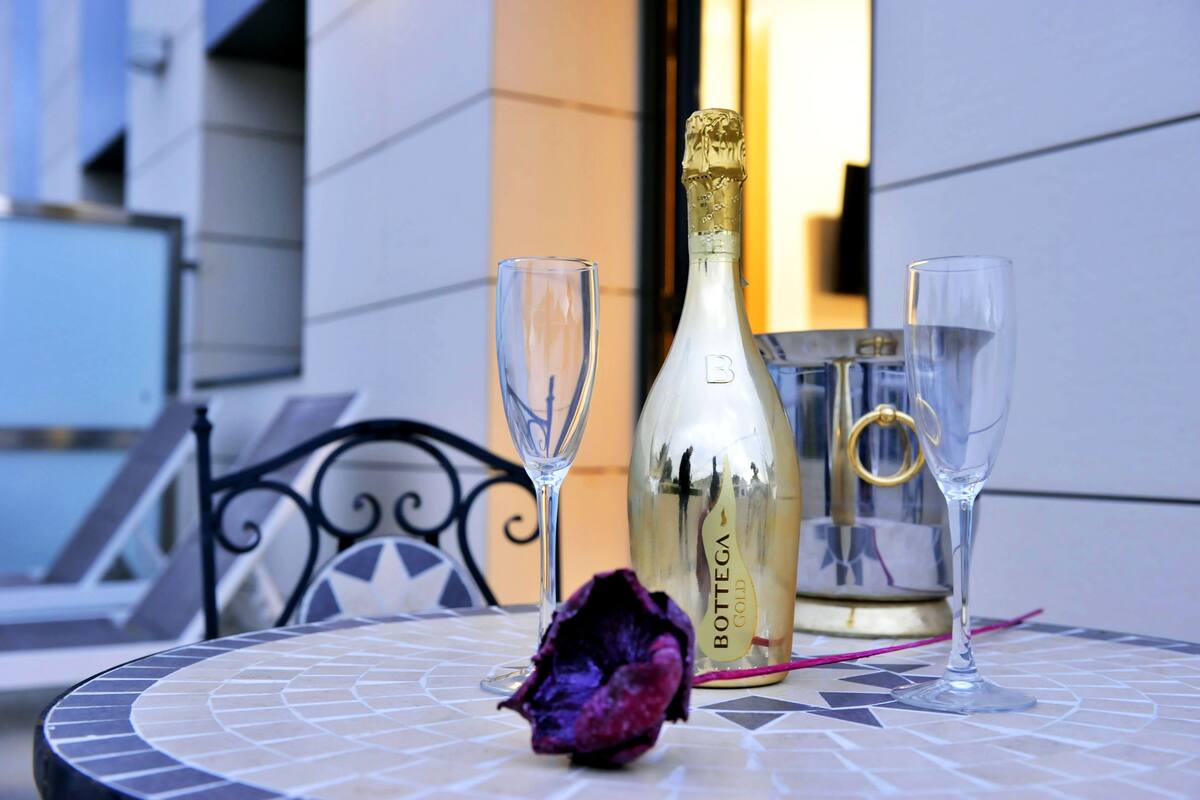 Double Room, Terrace | Premium bedding, in-room safe, desk, laptop workspace