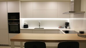 茶具/咖啡用具、冰箱、微波炉、烤箱