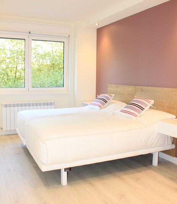 2 chambres, bureau, accĂšs au Wi-Fi (inclus), literie fournie