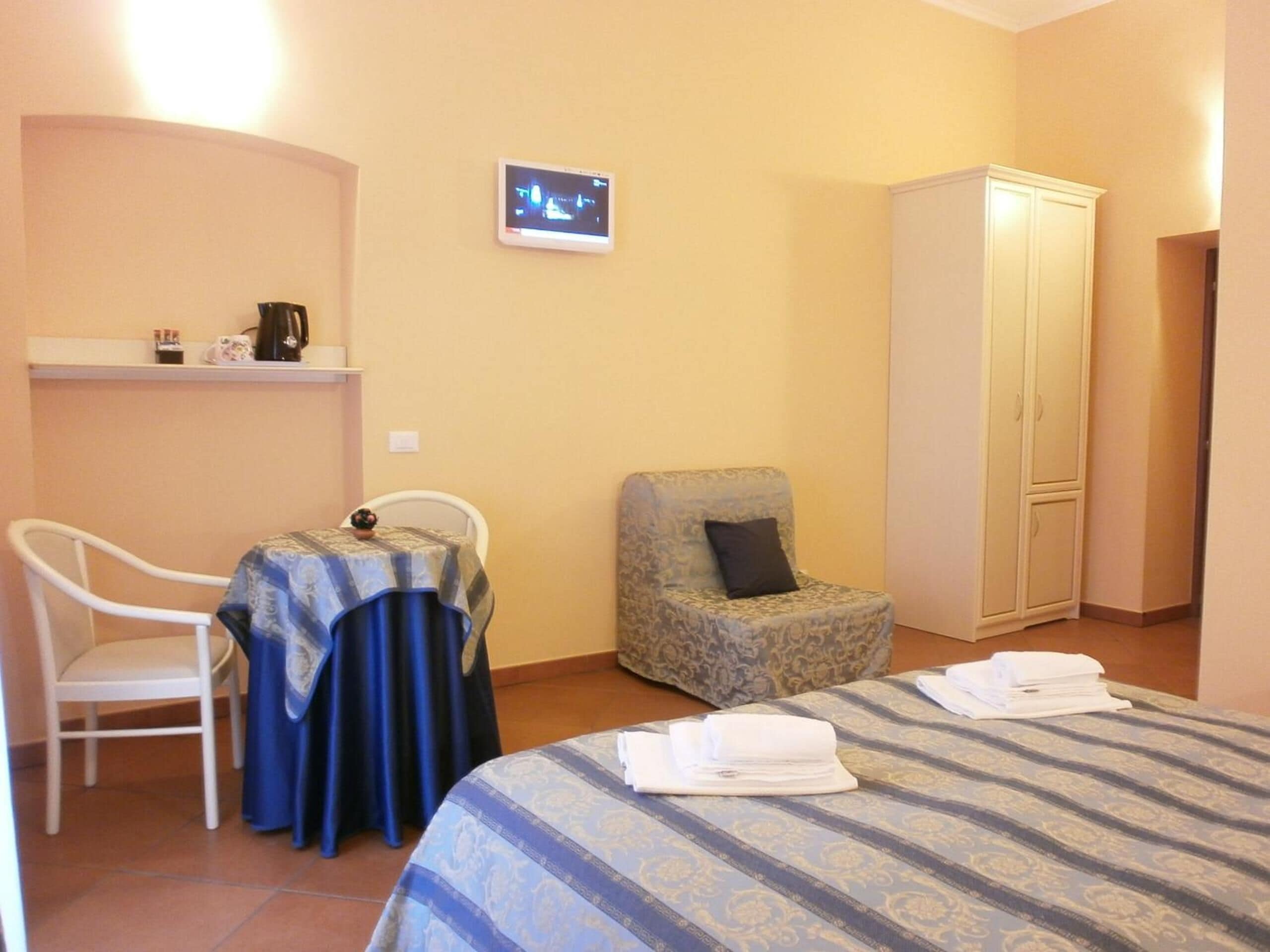 Photo - Vatican Town