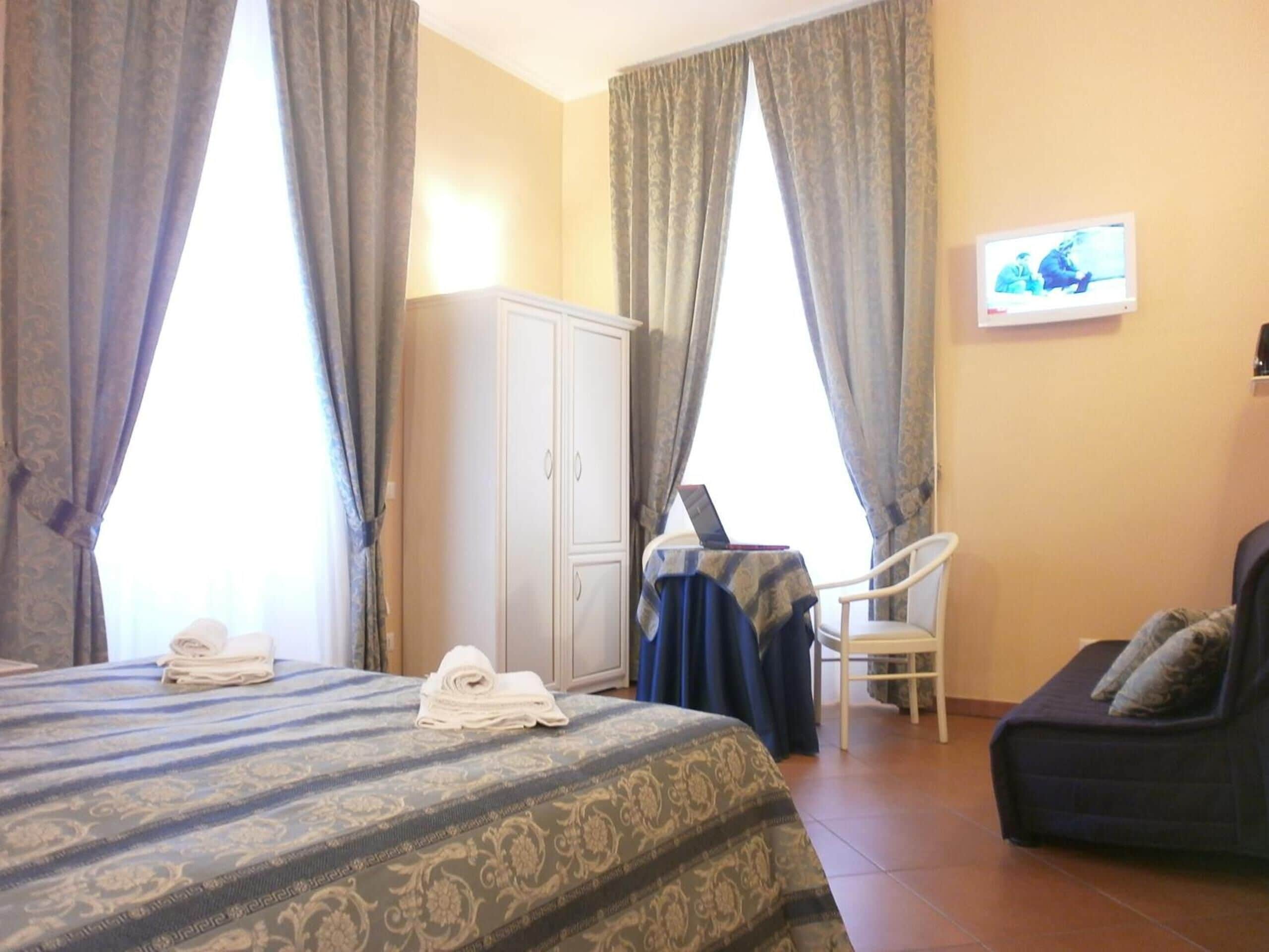 Photo - Vatican Town