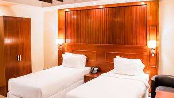 1 camera, minibar, una scrivania, postazione laptop