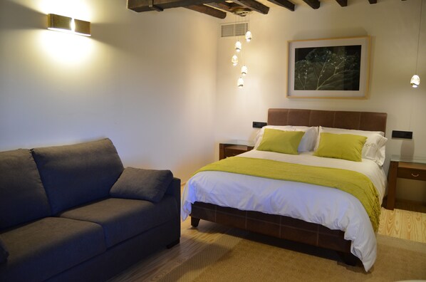 Superior Double Room | Free cots/infant beds, free WiFi, bed sheets