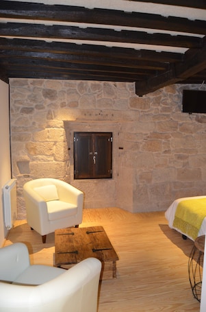 Double Room | Free cribs/infant beds, free WiFi, bed sheets