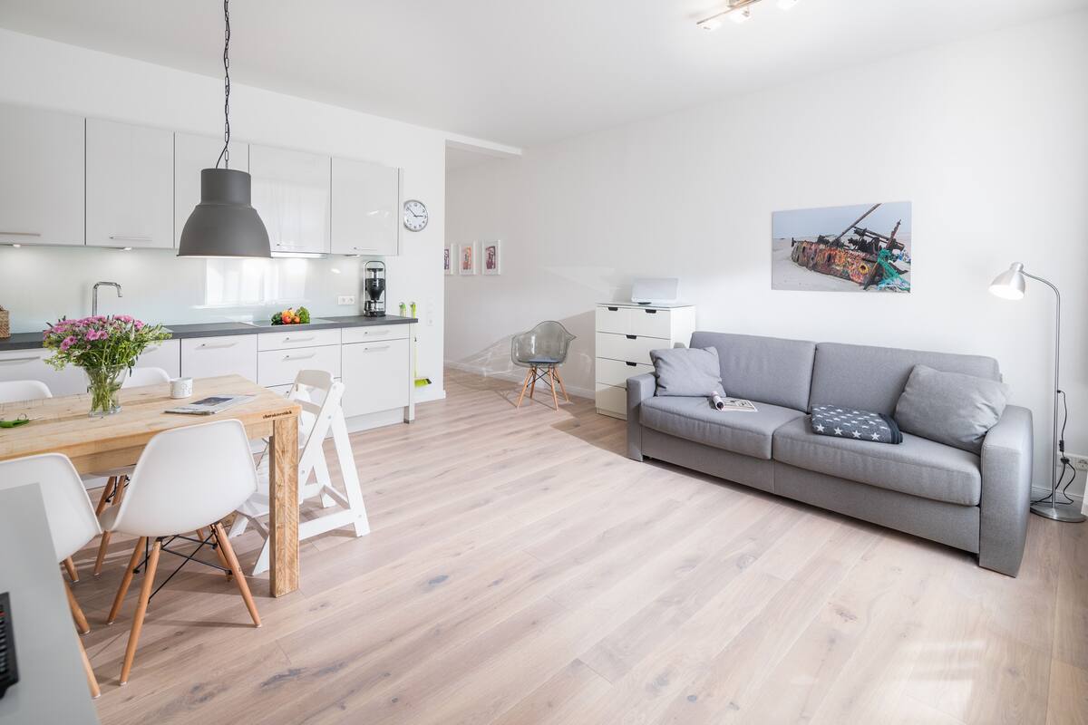 Apartment (A) | Essbereich im Zimmer