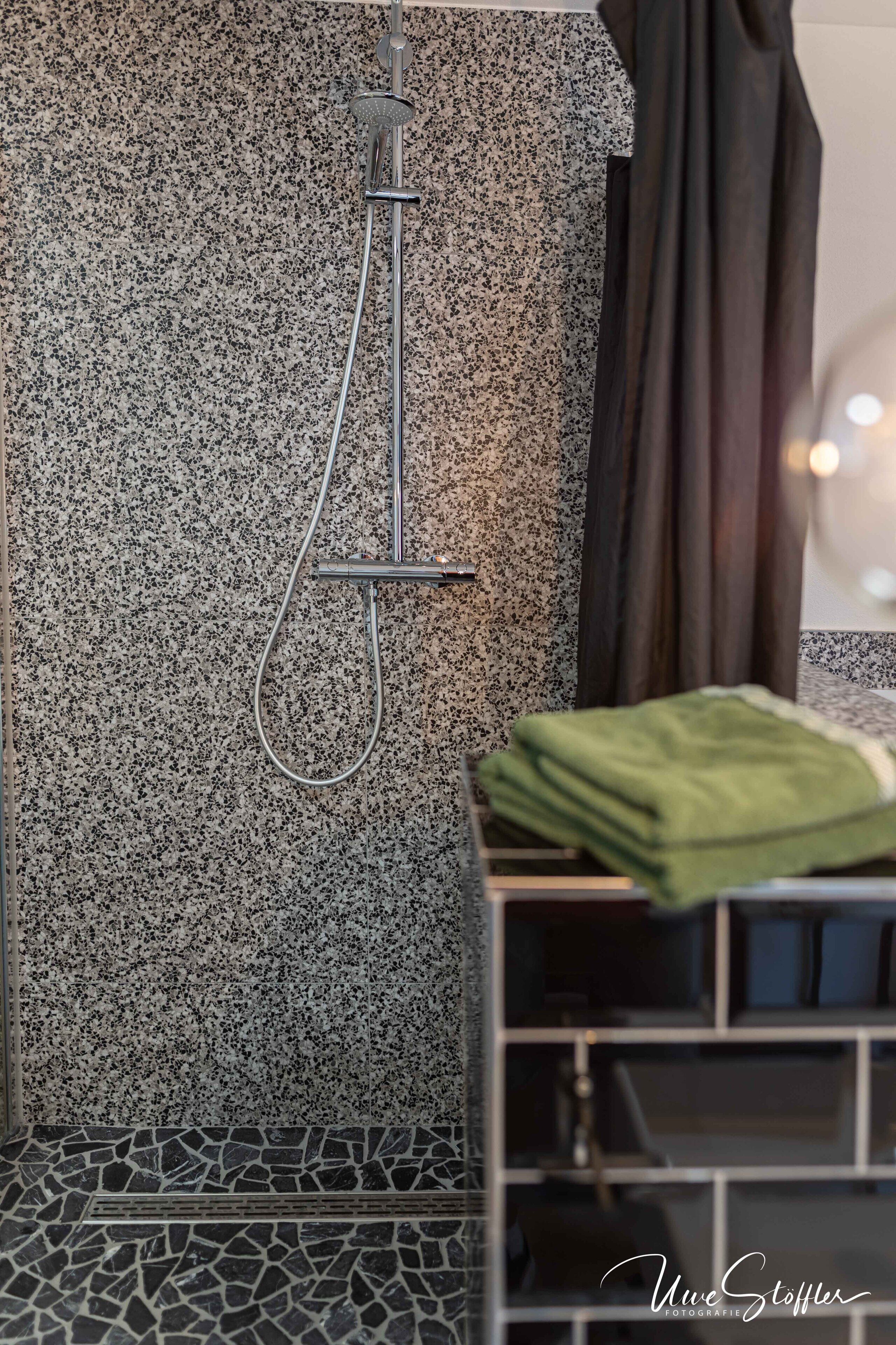 Comfort-Einzelzimmer | Dusche im Bad