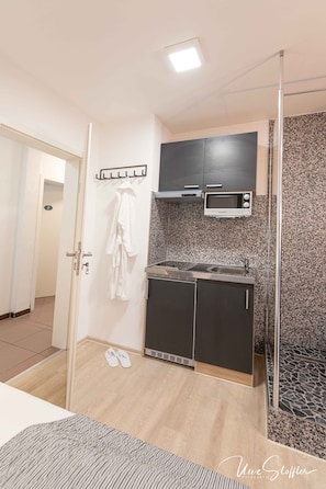 Comfort Single Room | Private kitchen