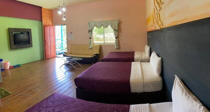 J Lin Hostel