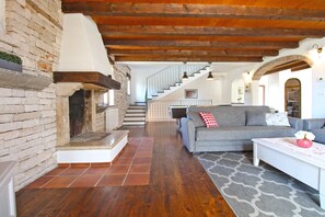 TV - Villa 1912/23499 (Istria - Tinjan), 19500m from the beach (Tinjan)