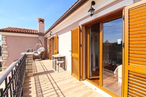 Terrace/patio - Villa 1912/23499 (Istria - Tinjan), 19500m from the beach (Tinjan)