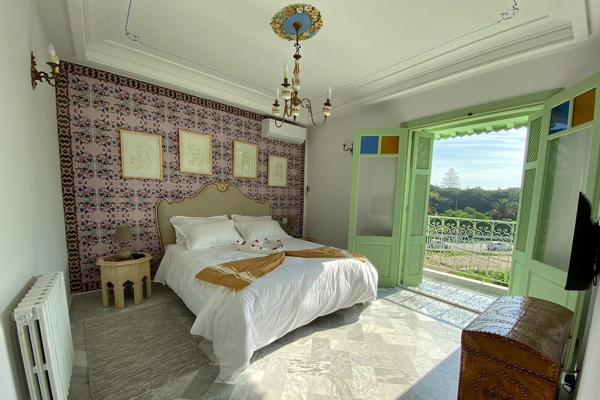 Chambre Double Confort, balcon | Literie de qualité supérieure, bureau