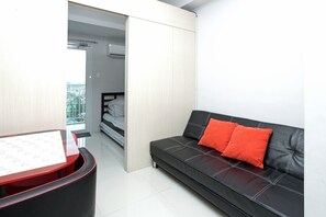 Departamento | Sala de estar | Televisión de pantalla plana de 30 pulgadas con canales digitales 