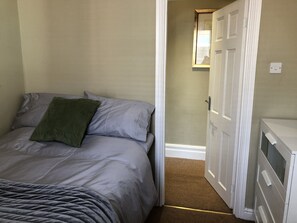 1 bedroom, iron/ironing board, free WiFi, bed sheets - Lovely 1 bed Apartment (Lytham St. Anne's)
