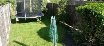 3-bed House With Superfast Wi-fi, DW Lettings 15vr