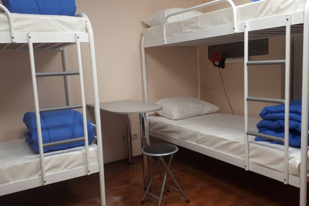 Hypo-allergenic bedding, in-room safe, blackout curtains, free WiFi