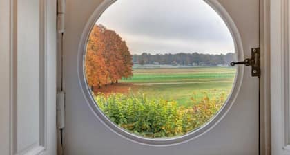 Charmant appartement rénové à Chantilly avec WiFi et parking