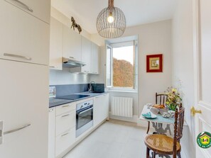 Frigorífic, microones, forn i rentaplats 