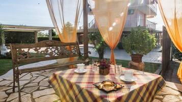 Apartemen Basic, 1 kamar tidur | Teras/patio