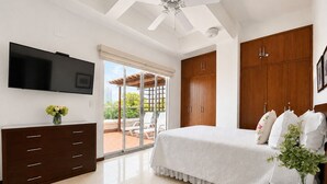 Unclassified image, 4 of 31, button - Charming • Lovely view • Beach • Pool 403 (Cartagena)