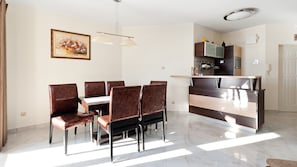 Apartment (9)