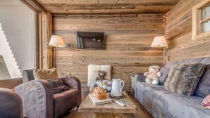 Living area - Renovated 3* apartment - 8 ppl - Chalet style with balcony in Tignes (Tignes)