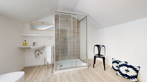 Free toiletries, hair dryer, towels - AZORES CALHETA INN T2 1drto (Ponta Delgada)