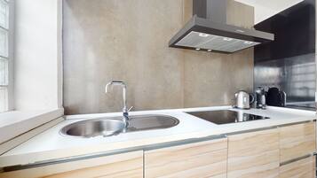 Frigorifero, microonde, forno, lavastoviglie