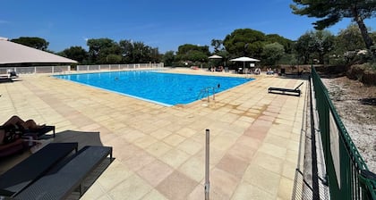 MAS DE GIGARO - 2 SCHLAFZIMMER MIT MEERBLICK - POOL UND TENNIS