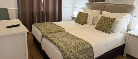 1 soverom, skrivebord, strykejern/-brett og wi-fi (inkludert)