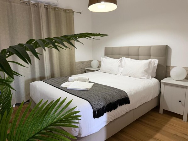 1 chambre, bureau, fer et planche à repasser, accès au Wi-Fi (inclus)